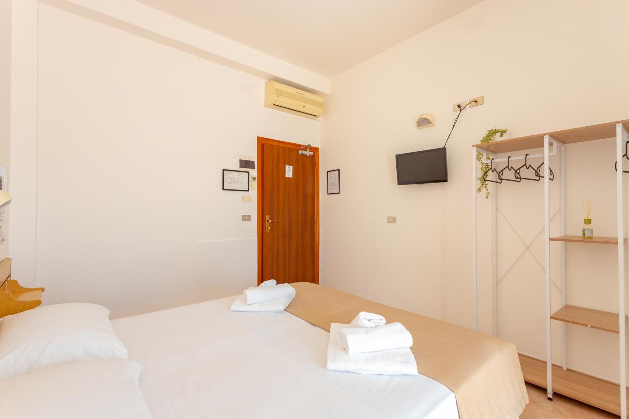 Hotel Katina 里米尼 外观 照片