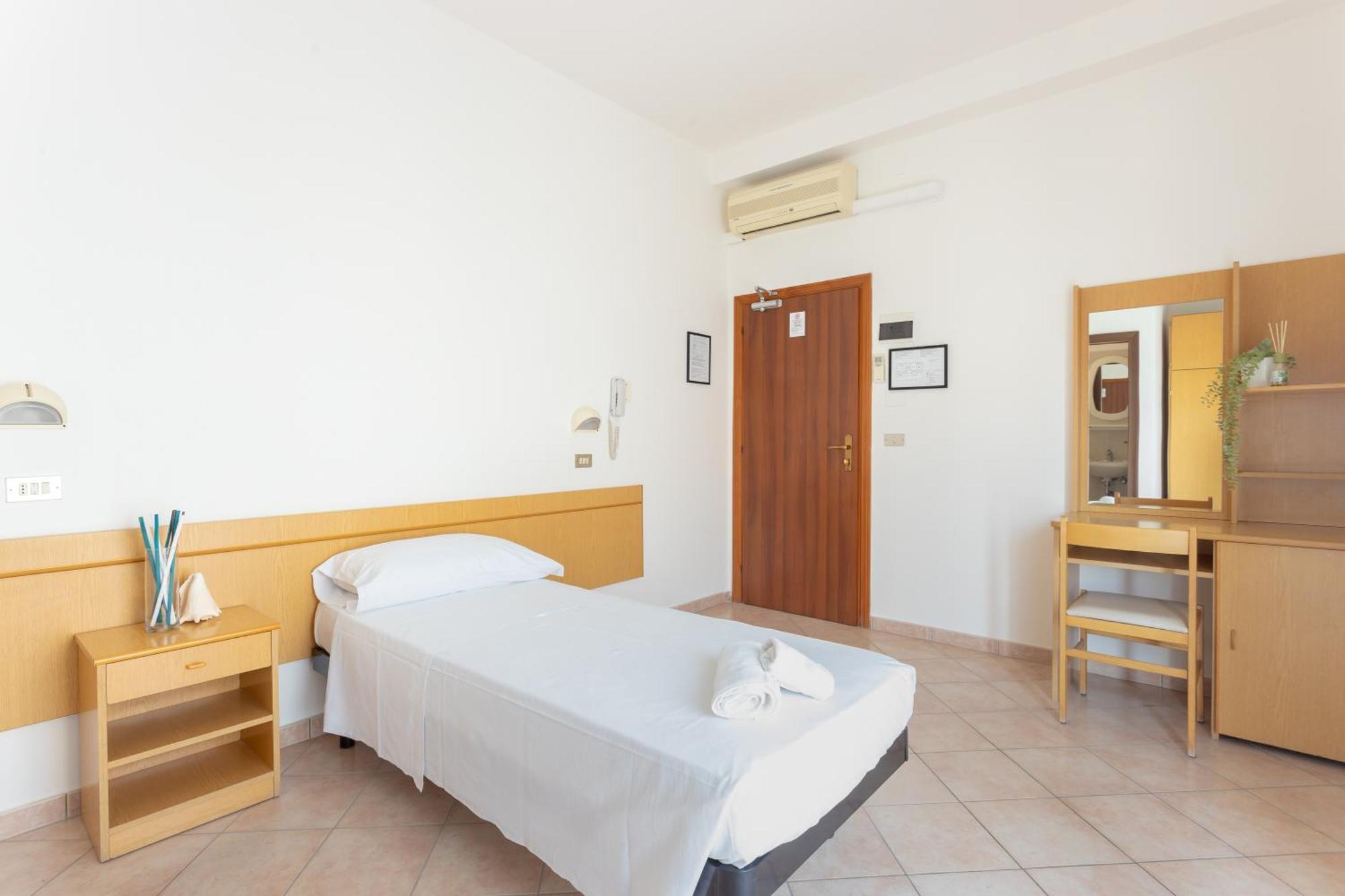 Hotel Katina 里米尼 外观 照片